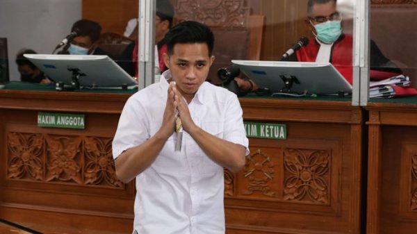 Jadi-Kejutaan-Vonis-Ringan-15-Tahun-Penjara-Richard-Eliezer-Ucapkan-Terima-Kasih-ke-Hakim