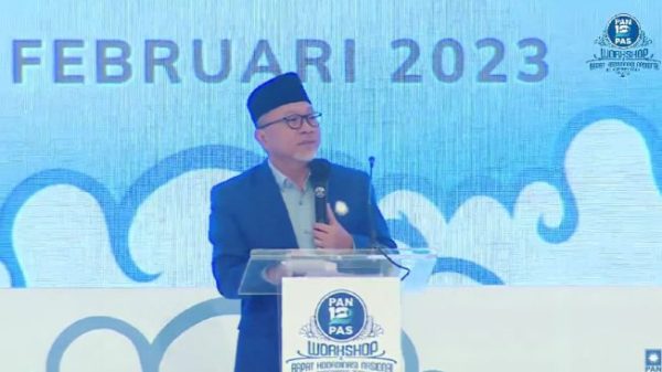 Ketum-PAN-Zulhas-Berikan-Kode-Lewat-Sebuah-Pantun-Ganjar-Erick-Thohir.jpg