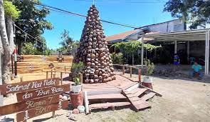 Pohon Natal Kreatif dari Kulit Kerang Pecahkan Rekor MURI