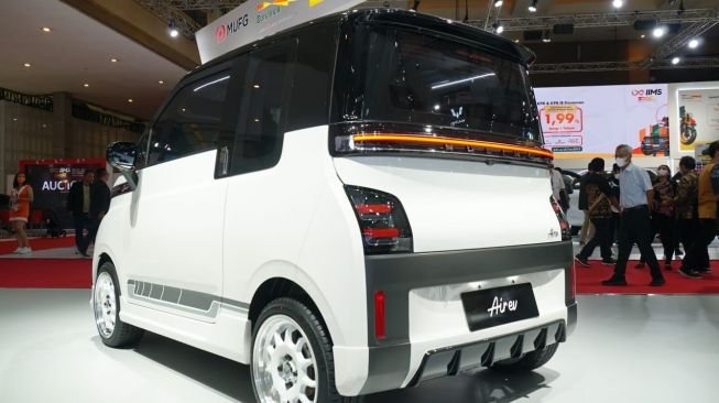 Gunakan-Sentuhan-Berbeda-di-IIMS-2023-Wuling-Tampilkan-Dengan-Dua-Unit-Air-EV.jpg